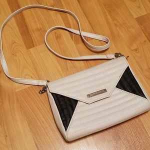 NINE WEST | envelope cross body